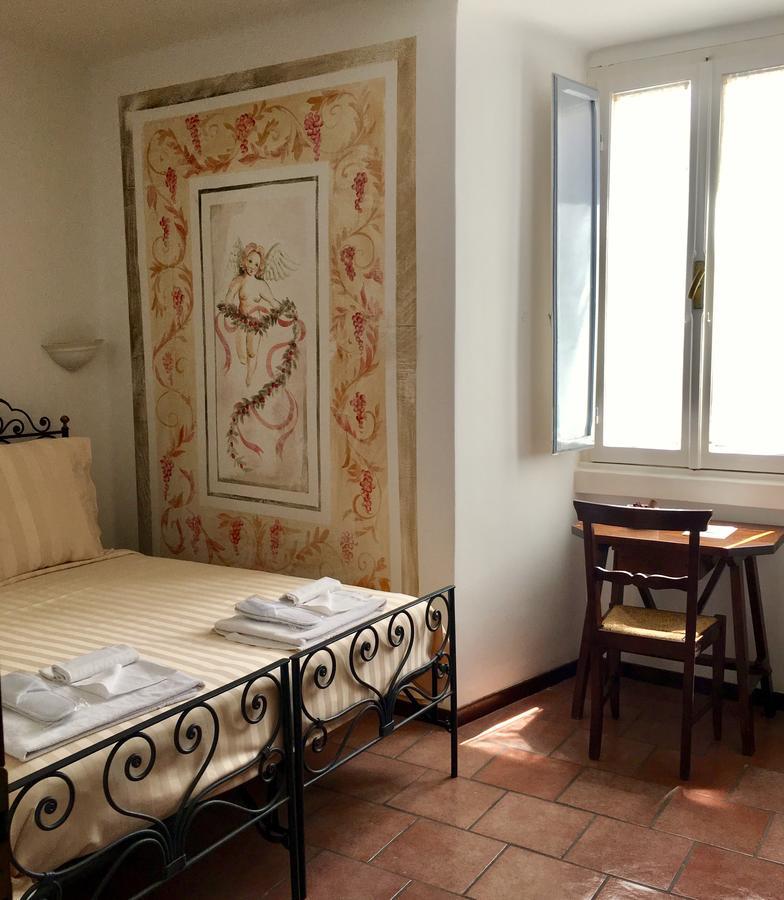 Hotel Porta Marmorea Gubbio Exterior photo