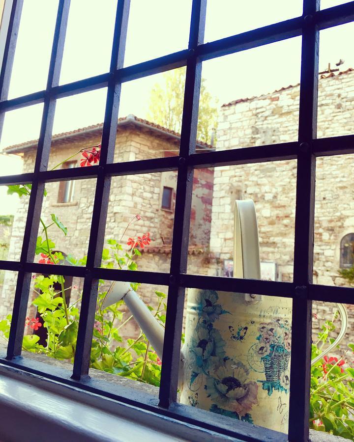 Hotel Porta Marmorea Gubbio Exterior photo