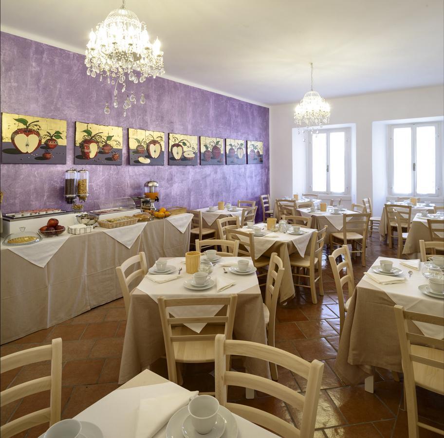 Hotel Porta Marmorea Gubbio Exterior photo