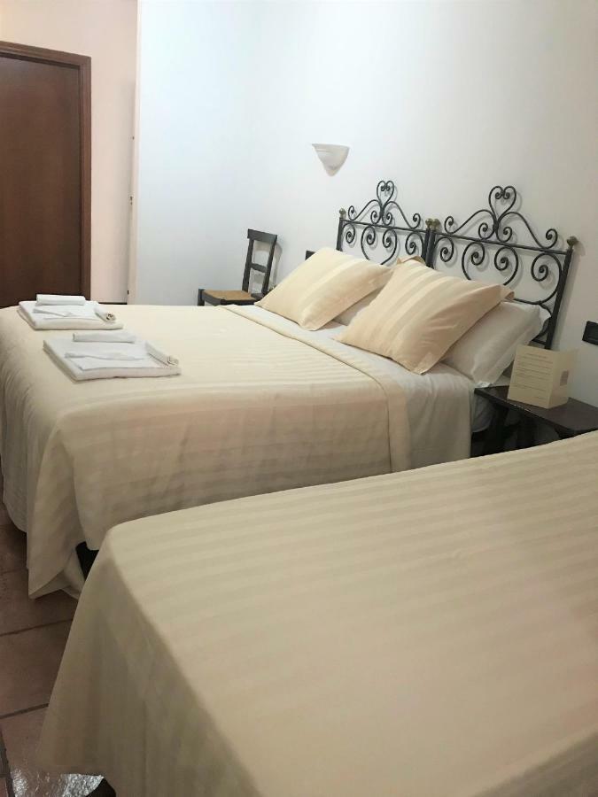 Hotel Porta Marmorea Gubbio Exterior photo