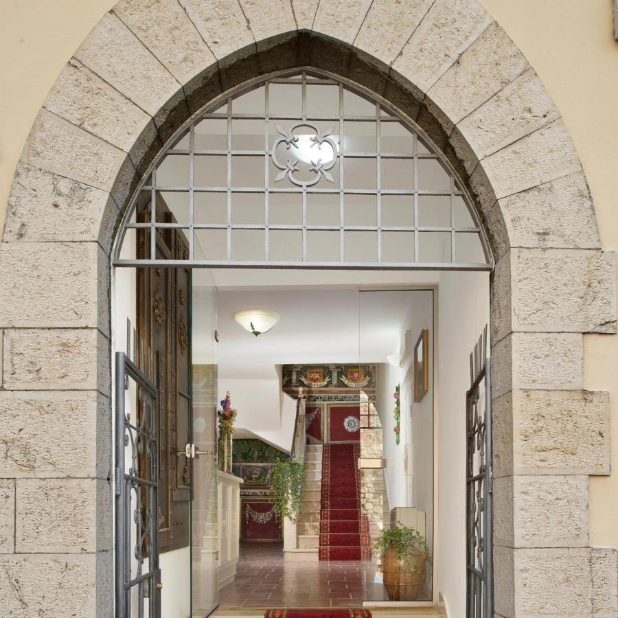 Hotel Porta Marmorea Gubbio Exterior photo